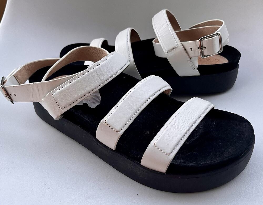 L.A.M.B. White Leather Gladiator Sandals Women’s 9.5M Buckle Flat Shoes NWOB